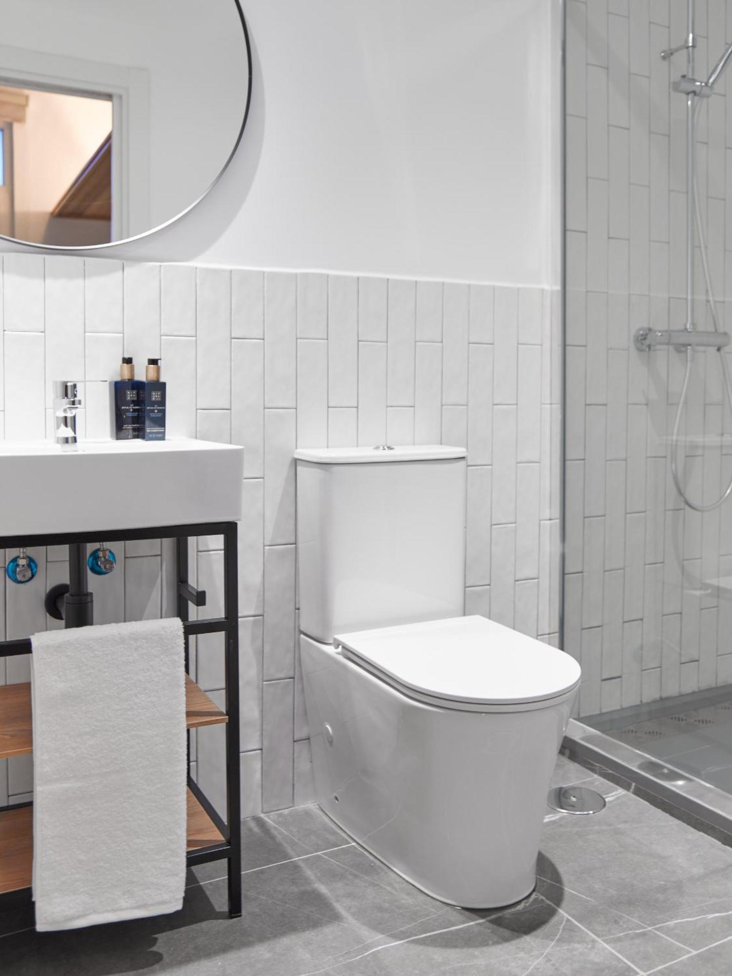 Ola Living Hostal Tetuan Madrid Ngoại thất bức ảnh