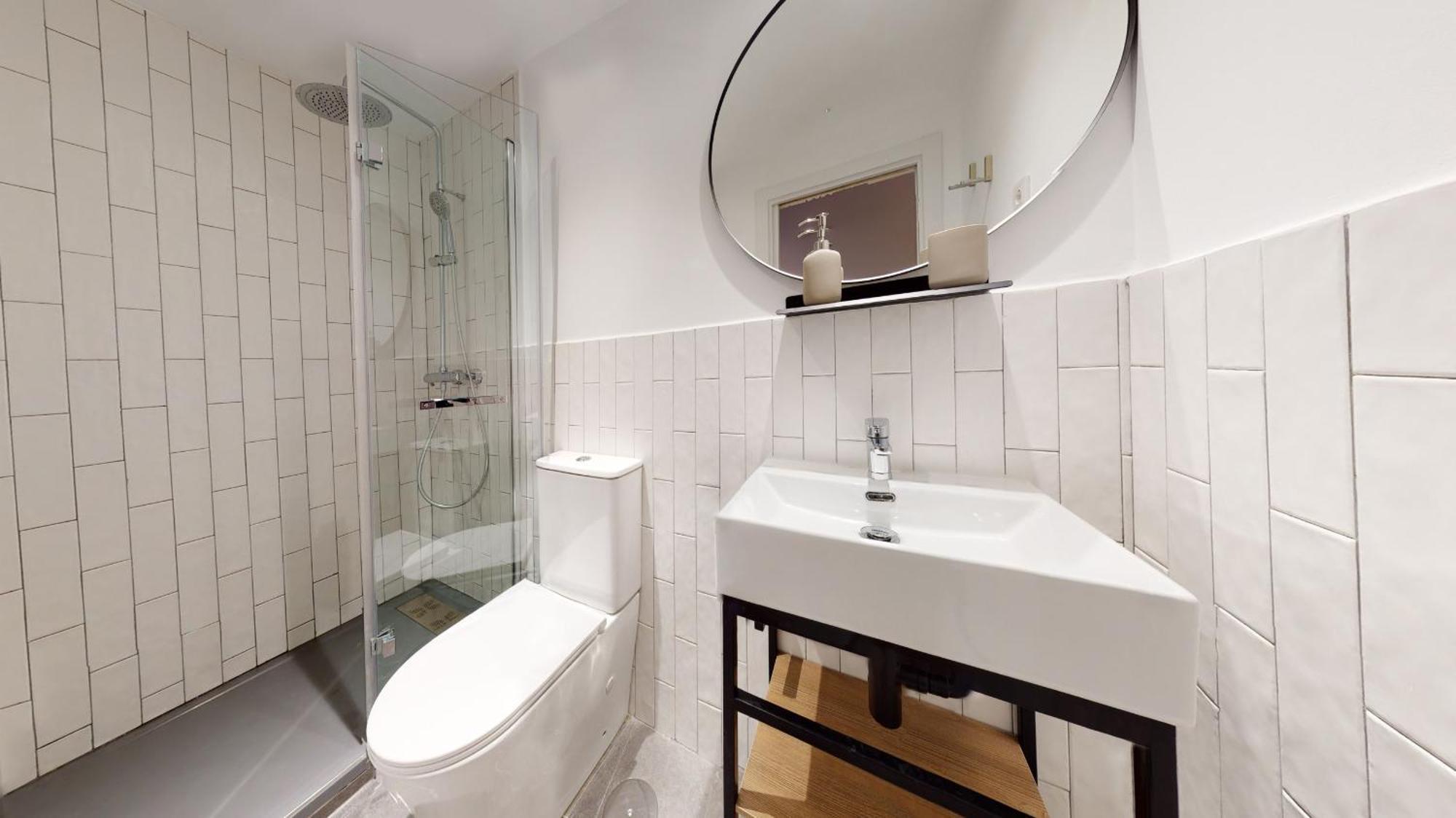 Ola Living Hostal Tetuan Madrid Ngoại thất bức ảnh