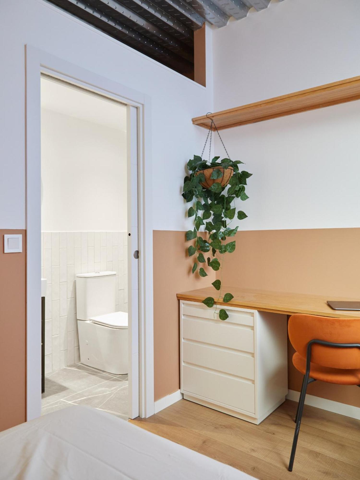 Ola Living Hostal Tetuan Madrid Ngoại thất bức ảnh