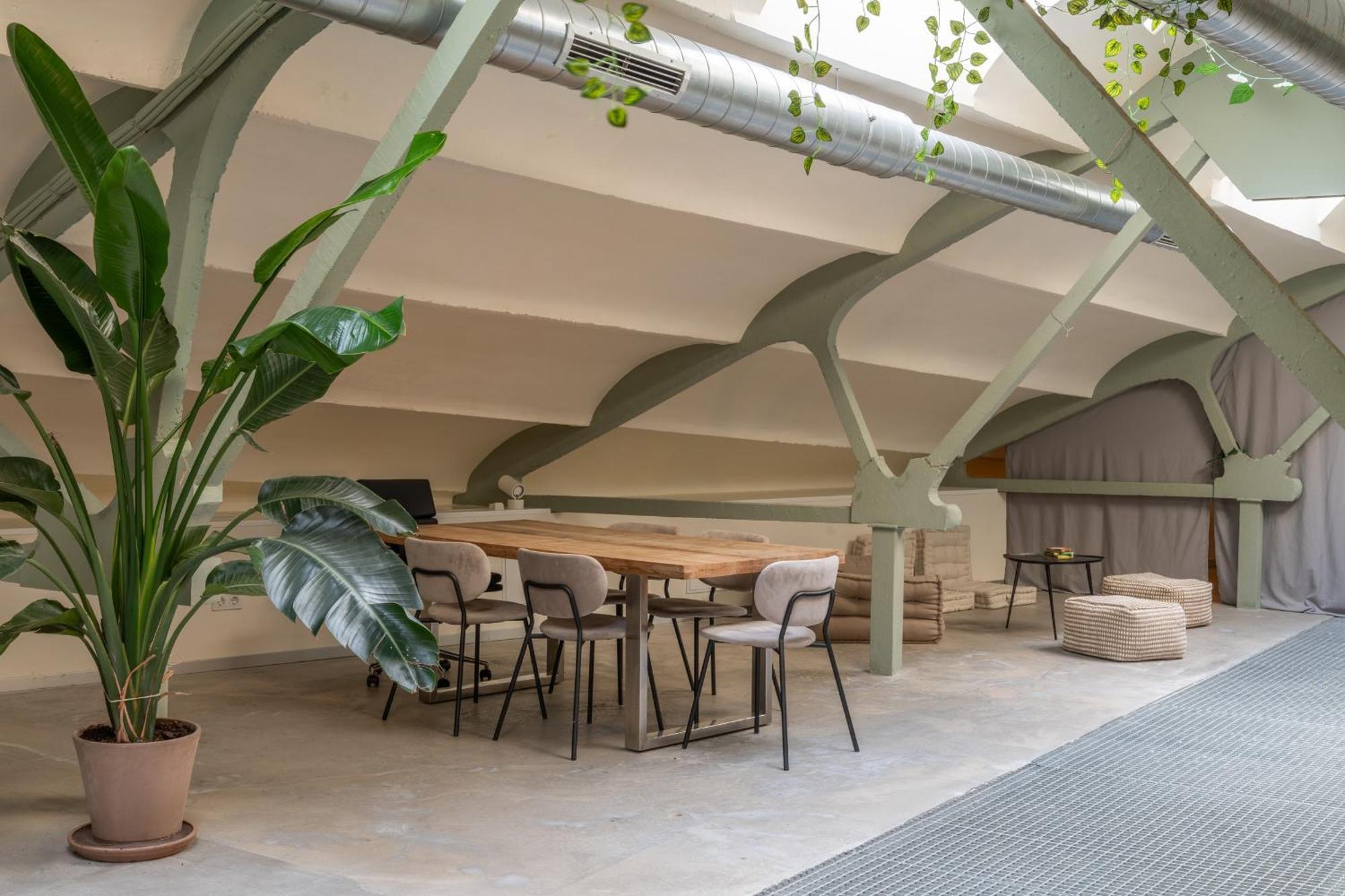 Ola Living Hostal Tetuan Madrid Ngoại thất bức ảnh